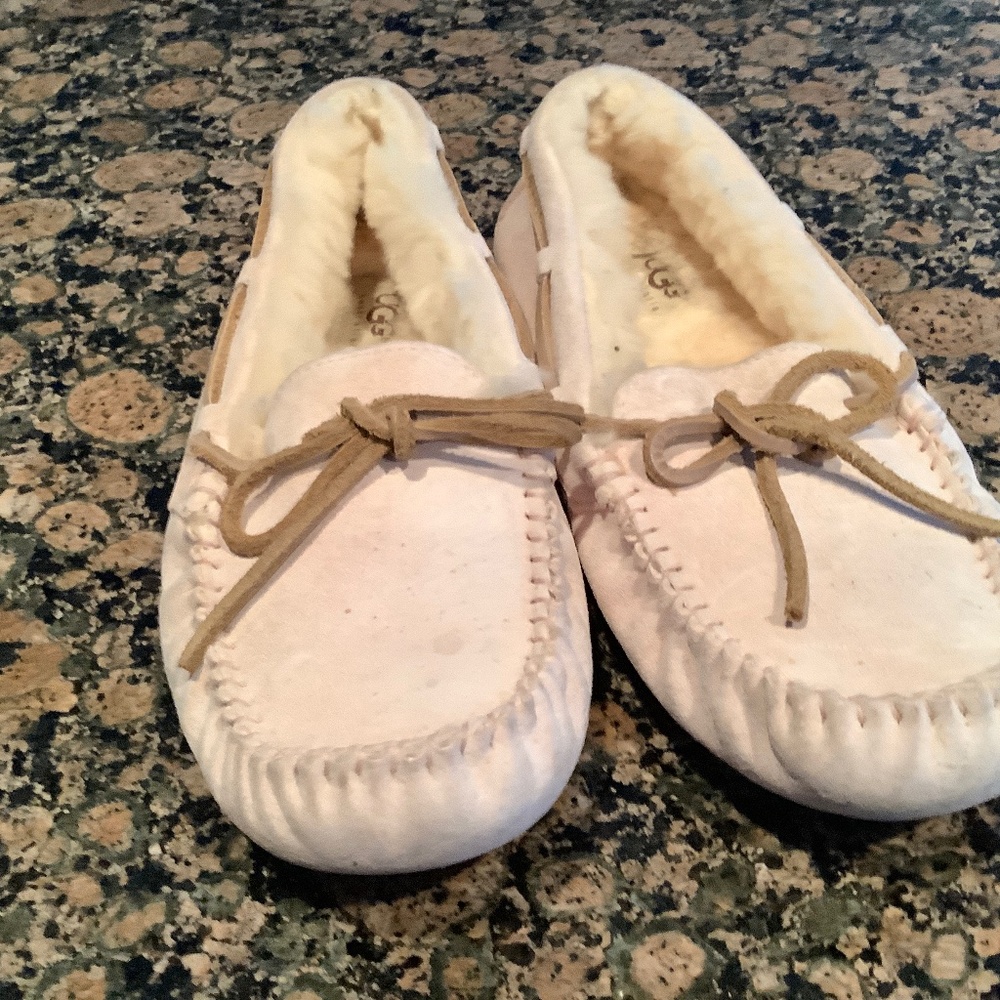 UGG Moccasins / Slippers Size 6 Cream Color NWOB
